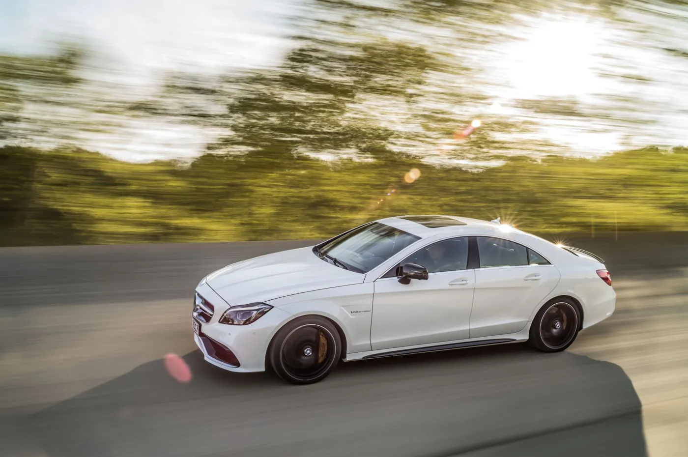 6448317-mercedes-cls.jpg