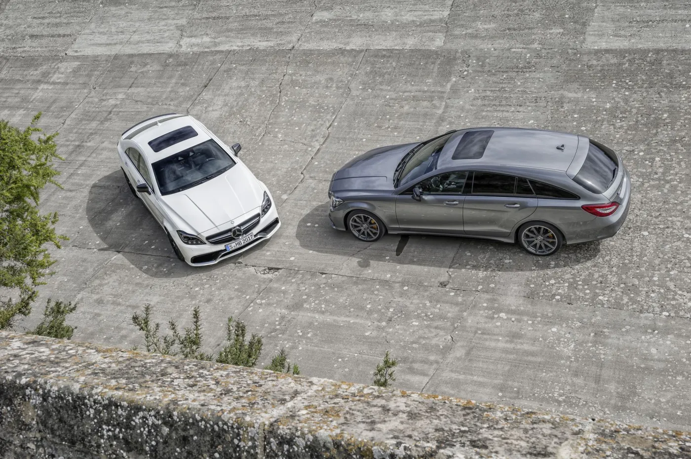 6448375-mercedes-cls.jpg