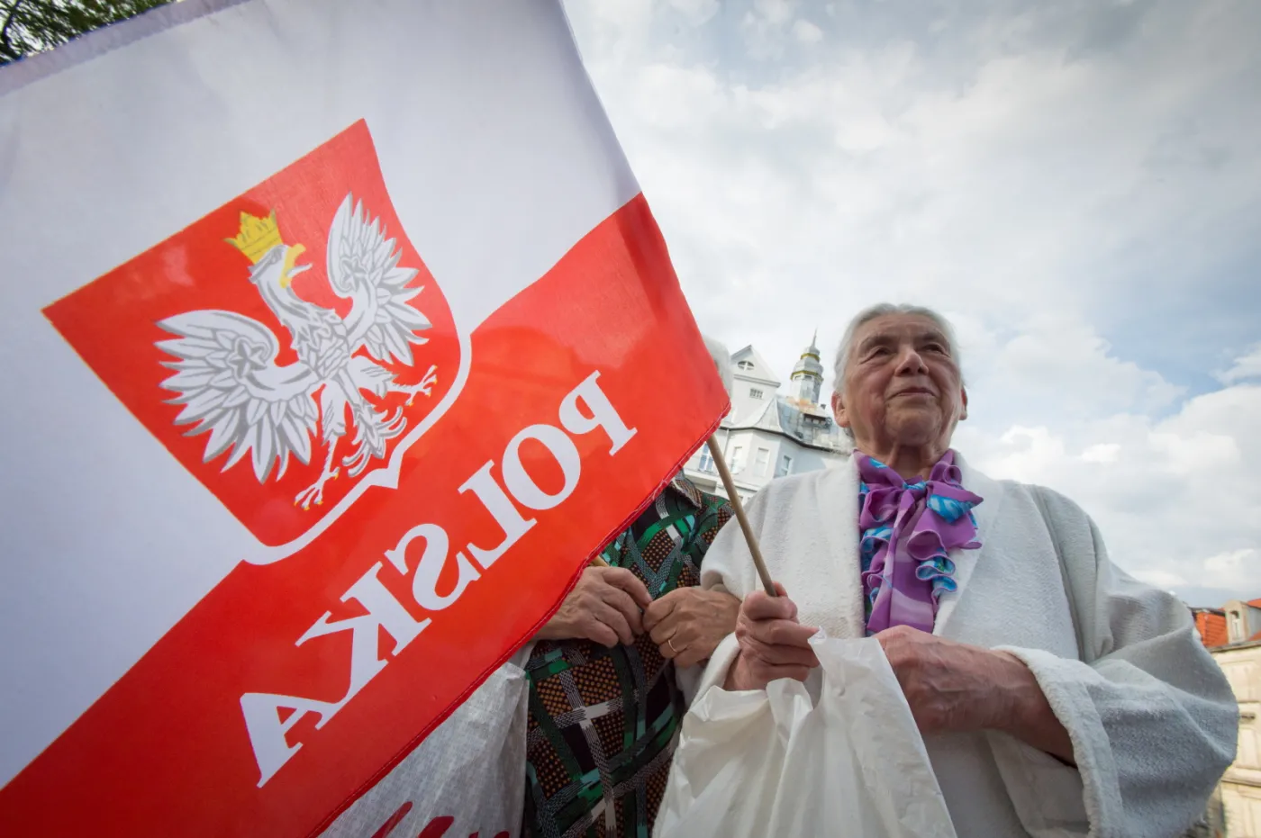Krzyże kontra teatr. Protesty i modlitwy przeciwko sztuce "Golgota Picnic"