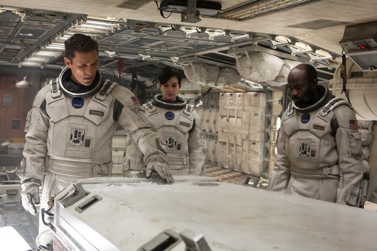 6912511-interstellar.jpg