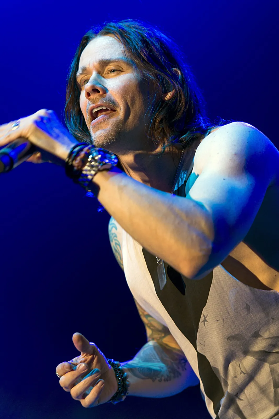 7074484-myles-kennedy.jpg