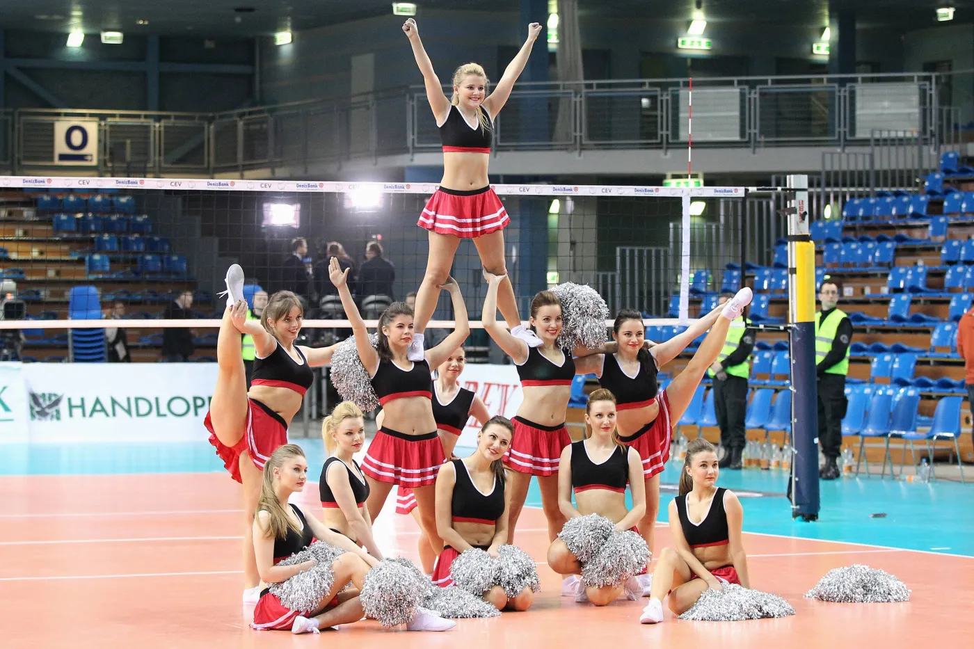 7076332-cheerleaderki.jpg