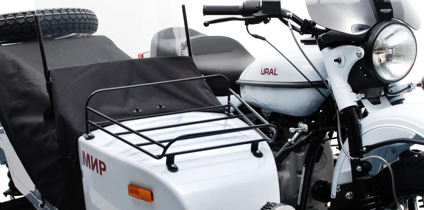 7100898-luggage-rack.jpg