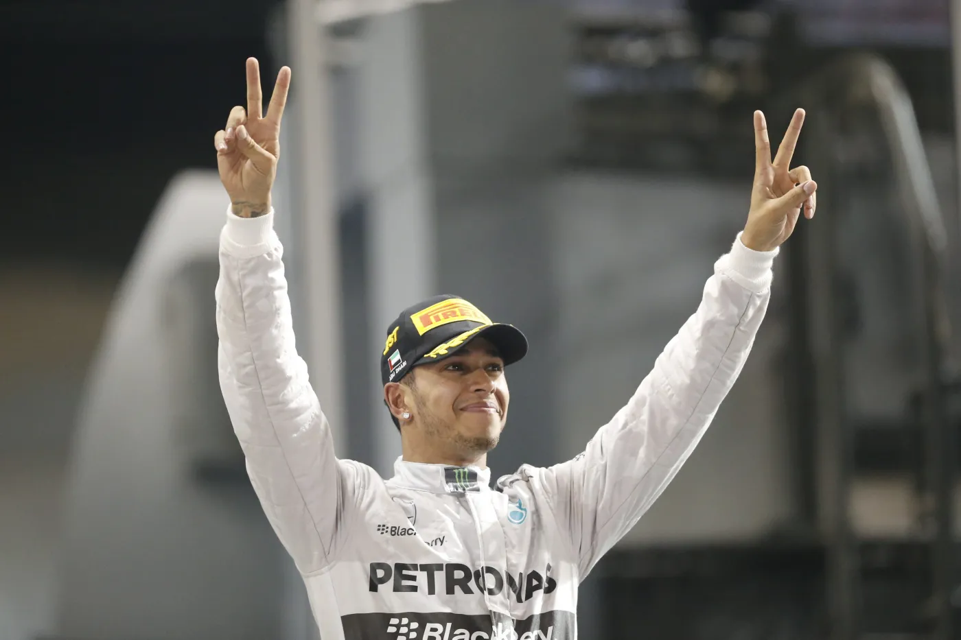 7107580-lewis-hamilton.jpg