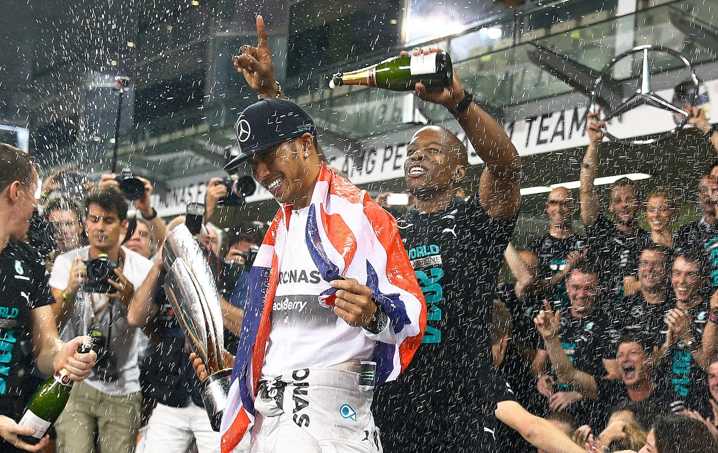 7107719-lewis-hamilton.jpg