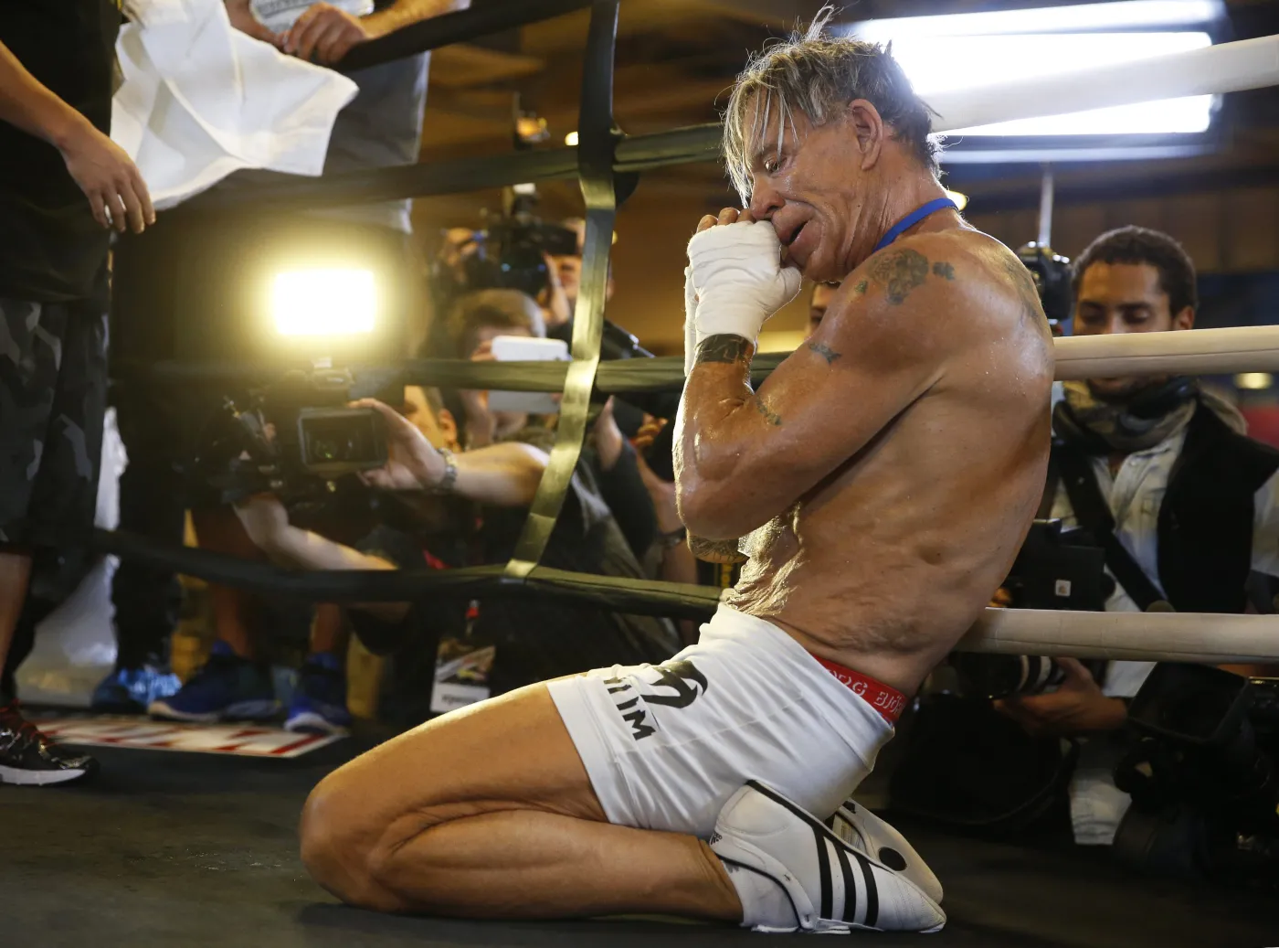7121564-mickey-rourke.jpg