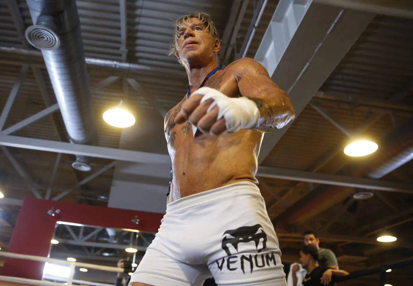 7121593-mickey-rourke.jpg