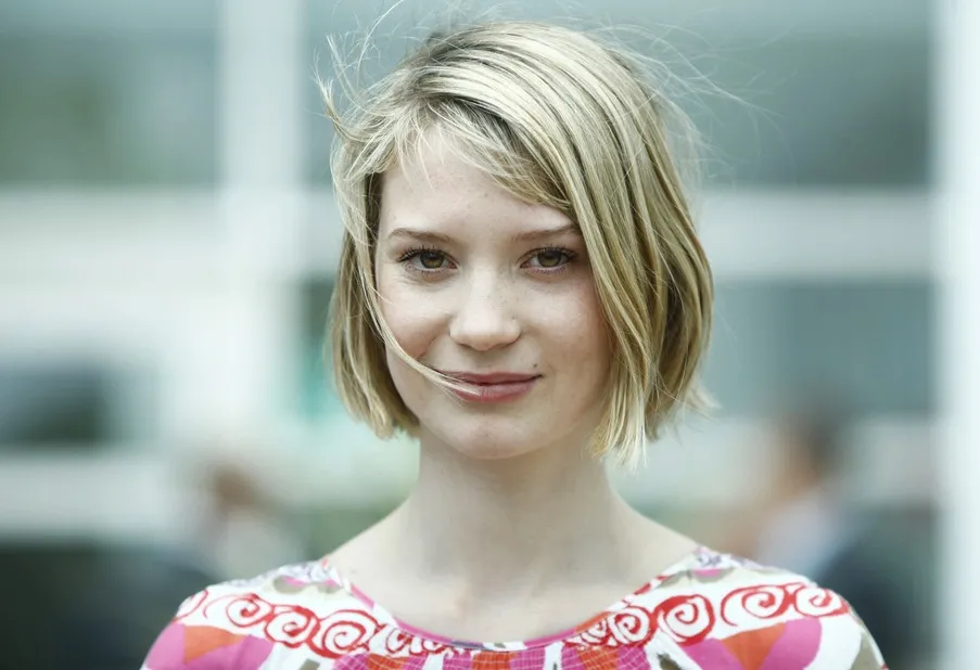 Mia Wasikowska