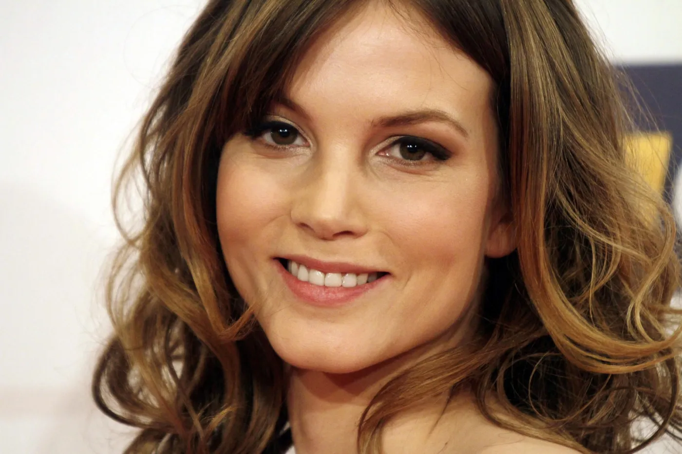 7191387-sylvia-hoeks.jpg