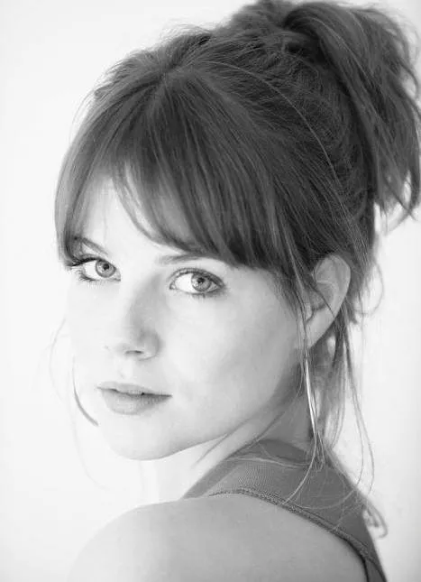 7203743-lucy-boynton.jpg