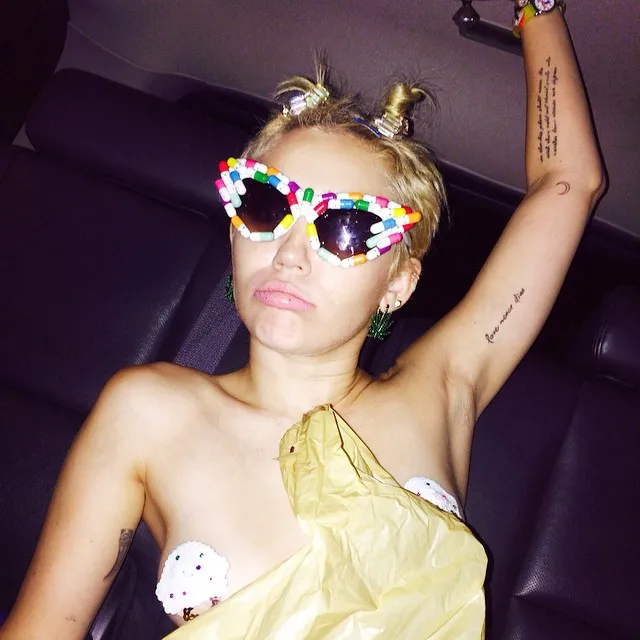 6773085-miley-cyrus.jpg