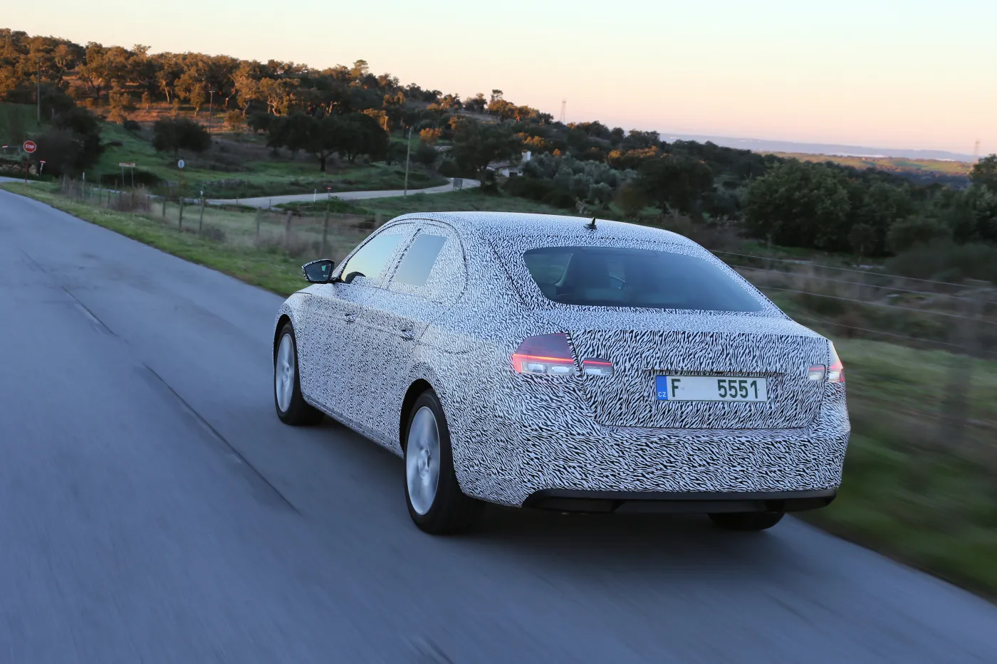 7180319-skoda-superb.jpg