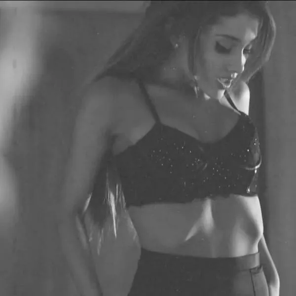 6960789-ariana-grande.jpg