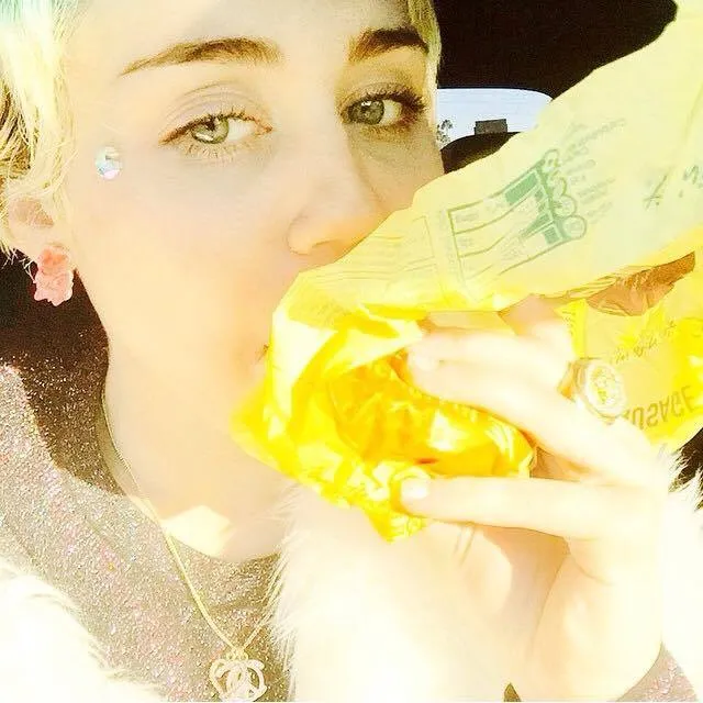 7260589-miley-cyrus.jpg