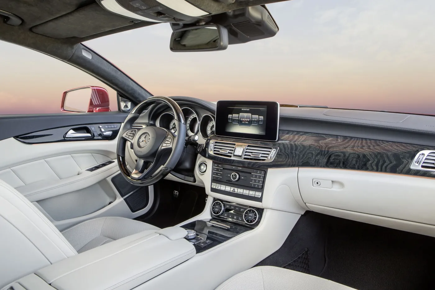 6447927-mercedes-cls.jpg