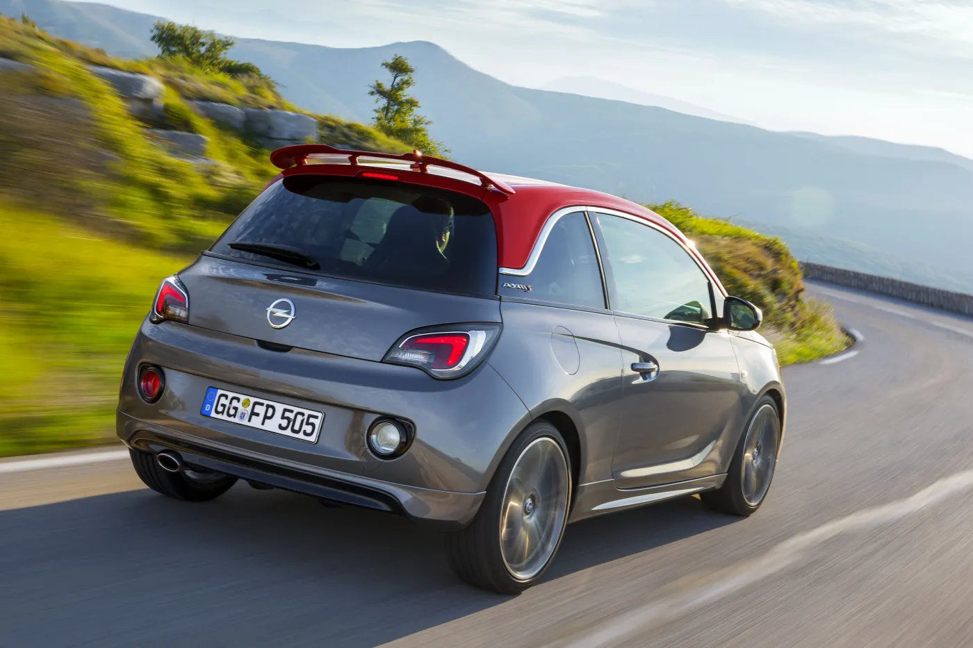 6820474-opel-adam-s.jpg
