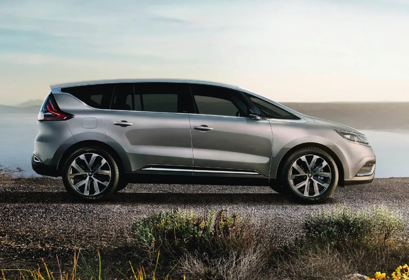 6859018-renault-espace.jpg