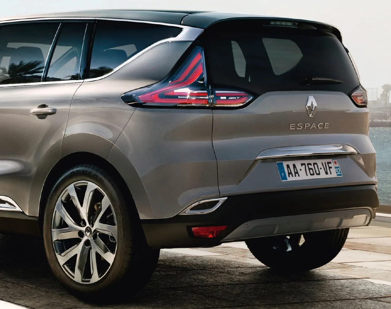 6859076-renault-espace.jpg