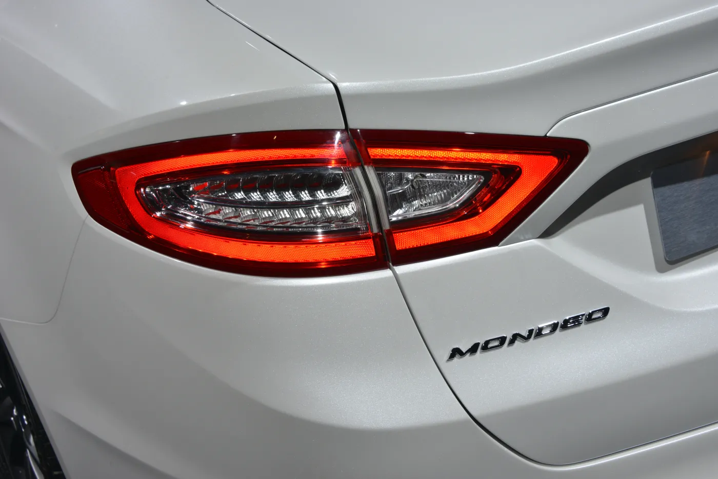 6864591-ford-mondeo.jpg