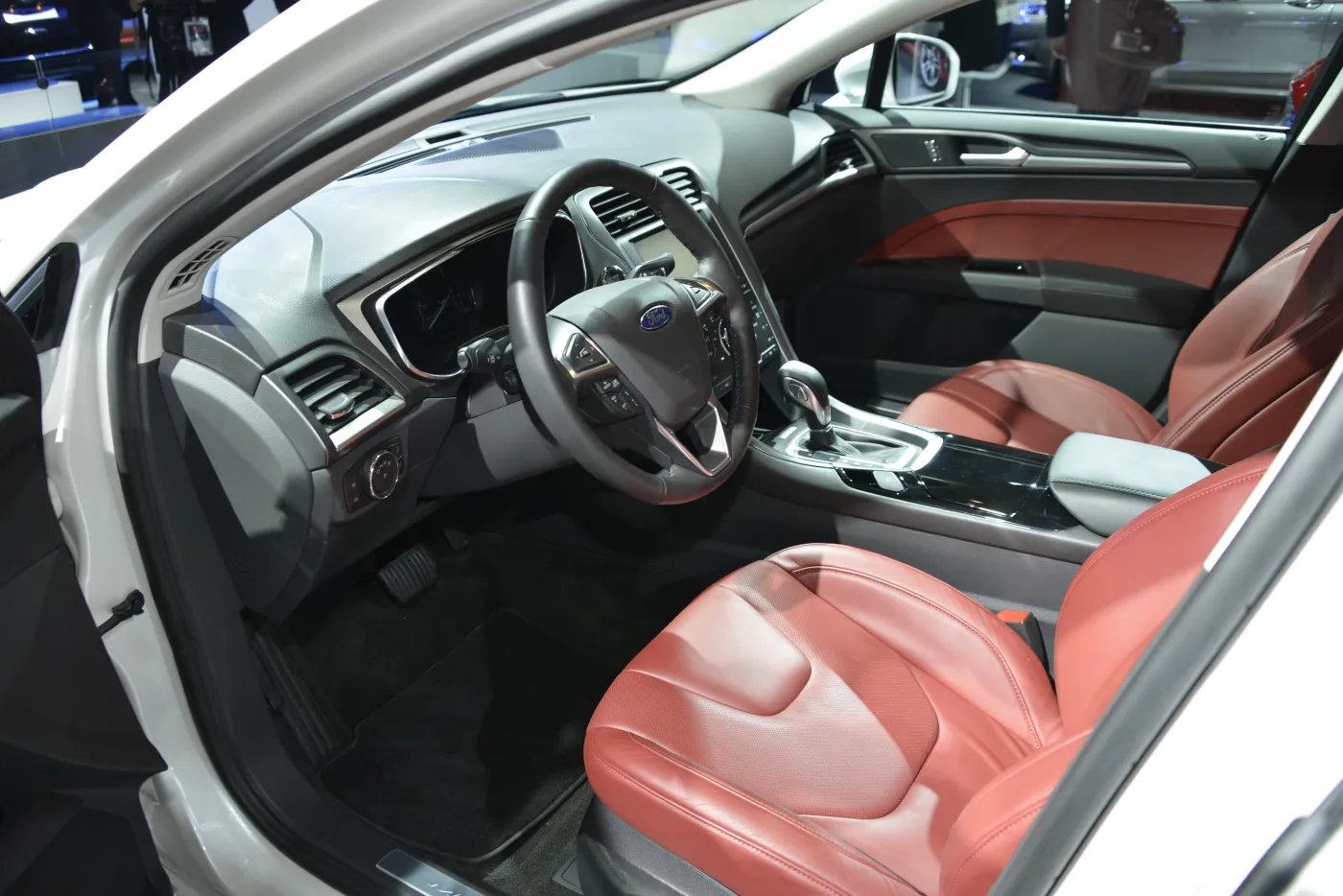 6864649-ford-mondeo.jpg