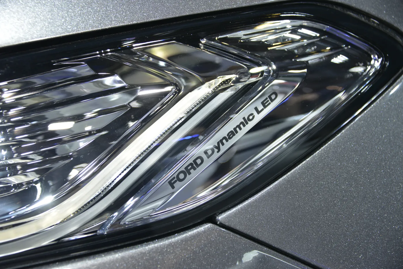 6864707-ford-mondeo.jpg