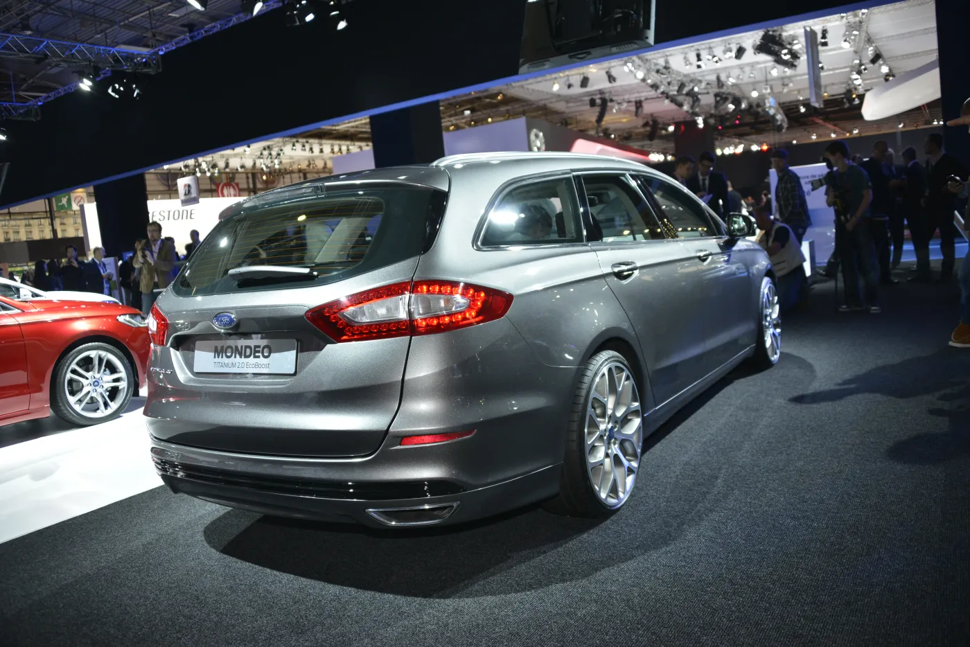 6864765-ford-mondeo.jpg