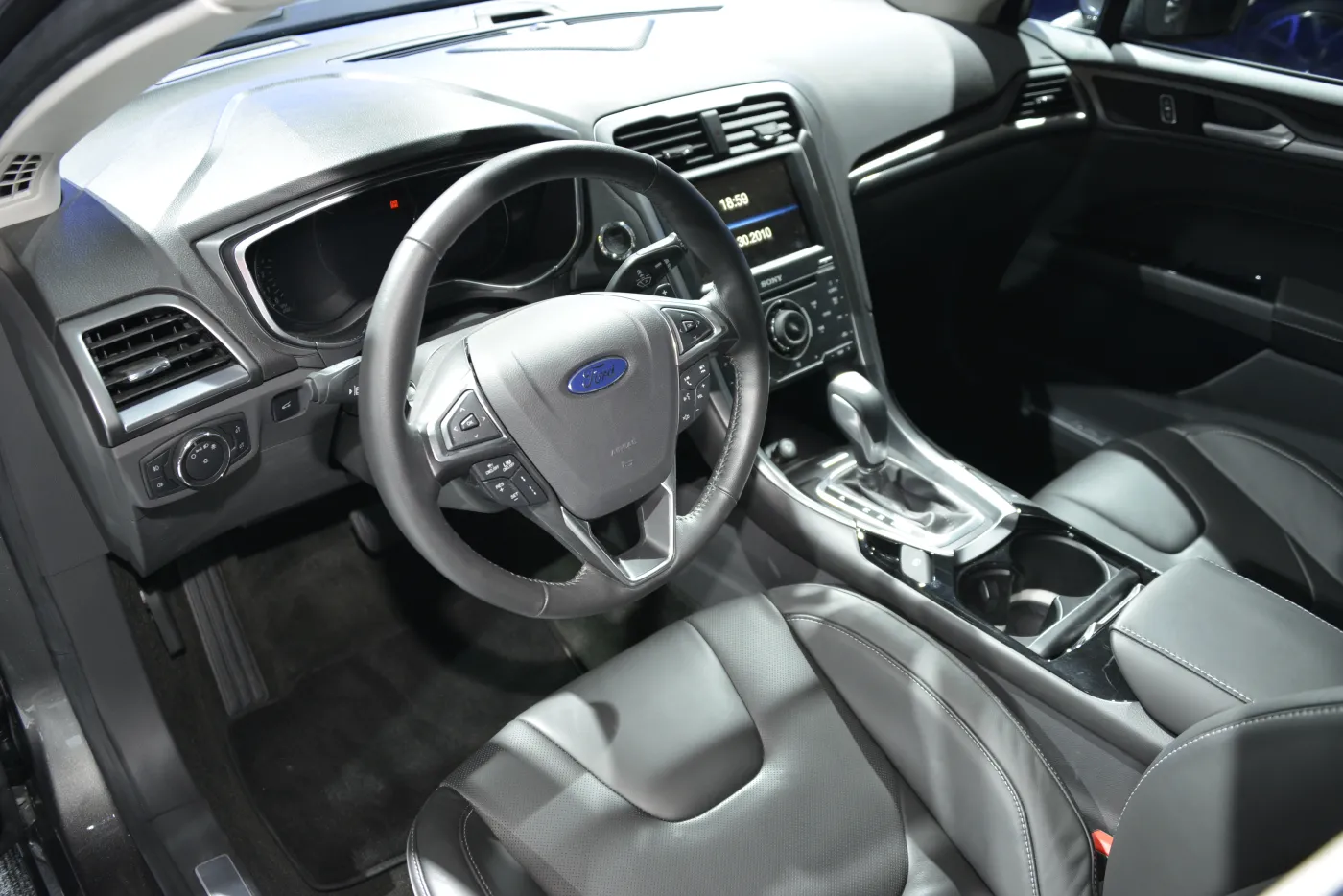 6864794-ford-mondeo.jpg