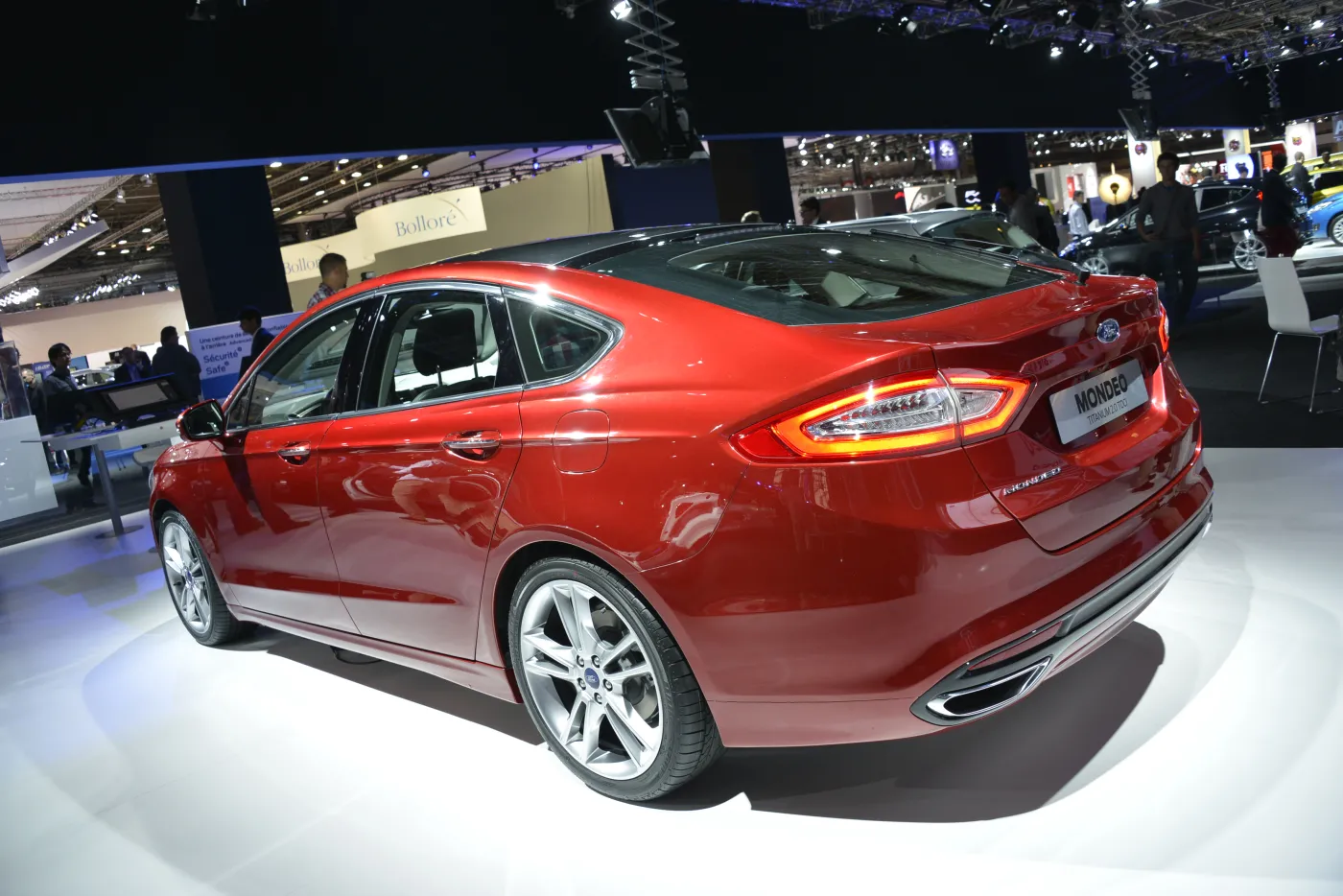 6864881-ford-mondeo.jpg