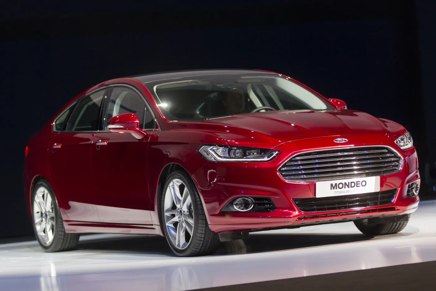6867454-ford-mondeo.jpg