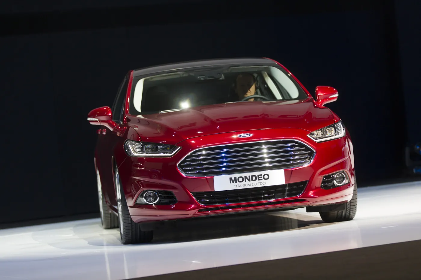 6867483-ford-mondeo.jpg