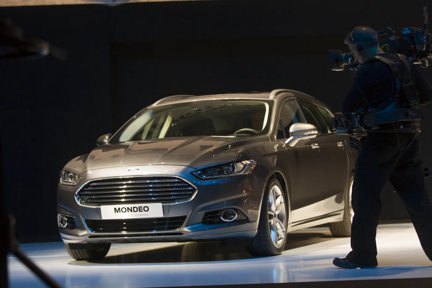 6867541-ford-mondeo.jpg