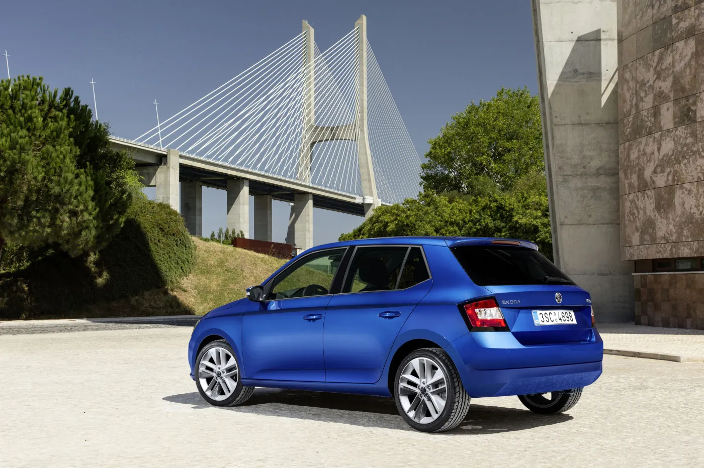 6886751-skoda-fabia.jpg