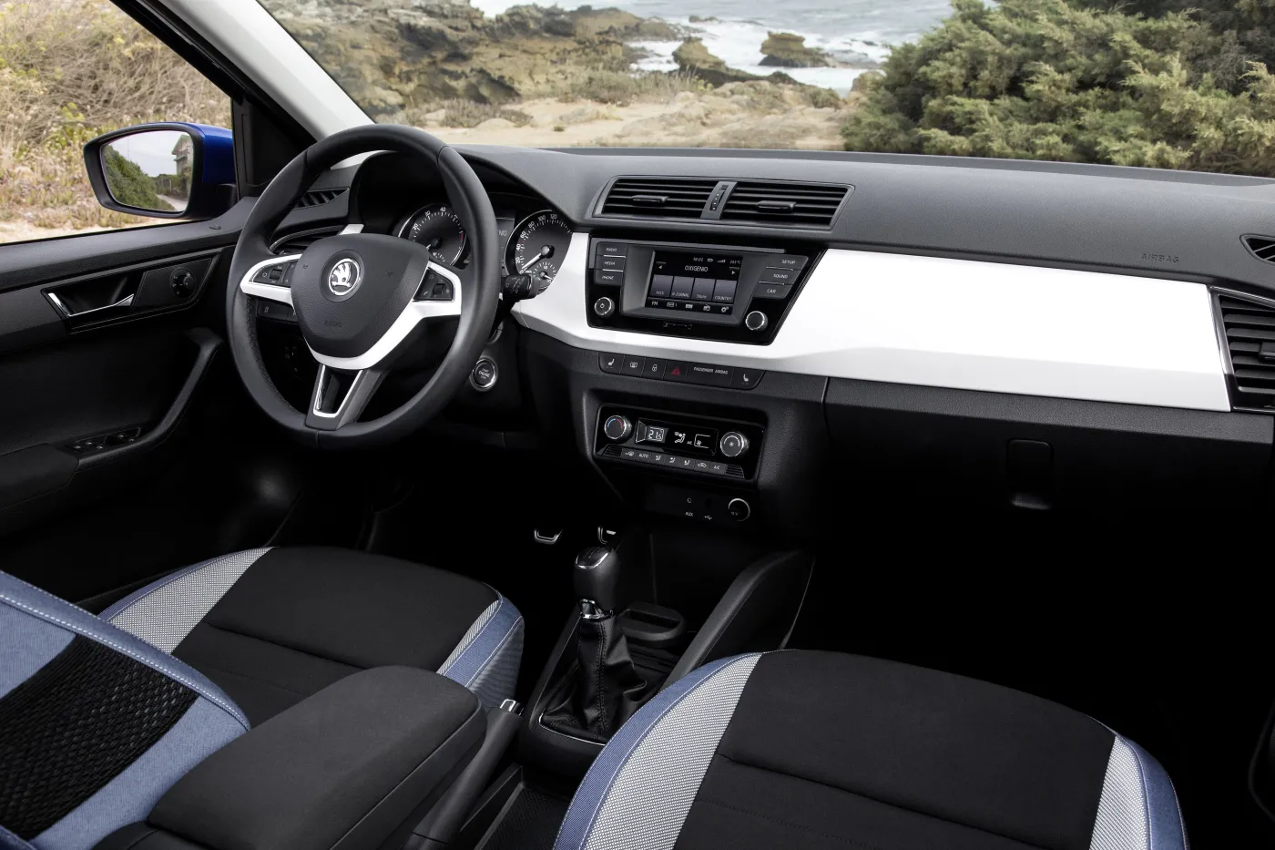 6886780-skoda-fabia.jpg