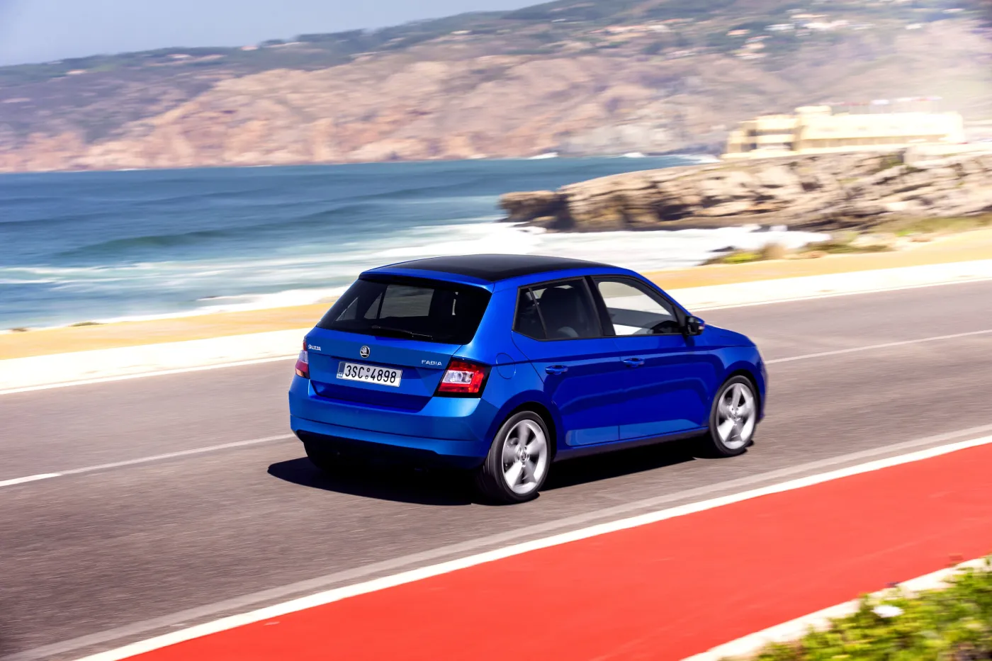 6887002-skoda-fabia.jpg