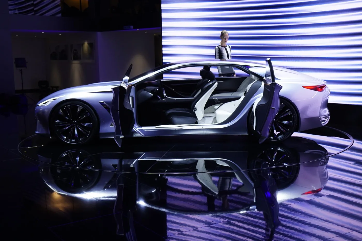 6892134-infiniti-q80.jpg