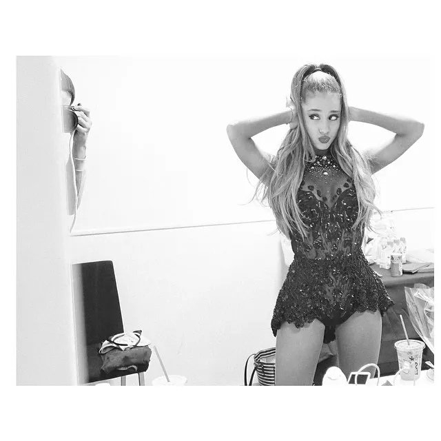 6897059-ariana-grande.jpg