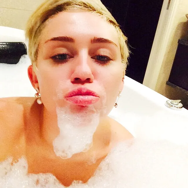 6932433-miley-cyrus.jpg