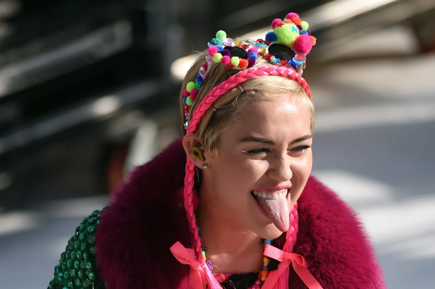 6932356-miley-cyrus.jpg
