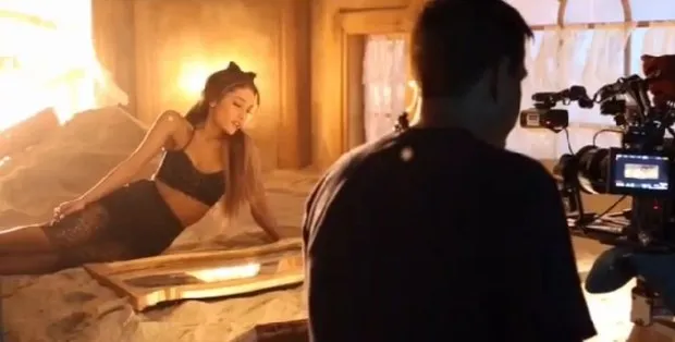 6960813-ariana-grande.jpg