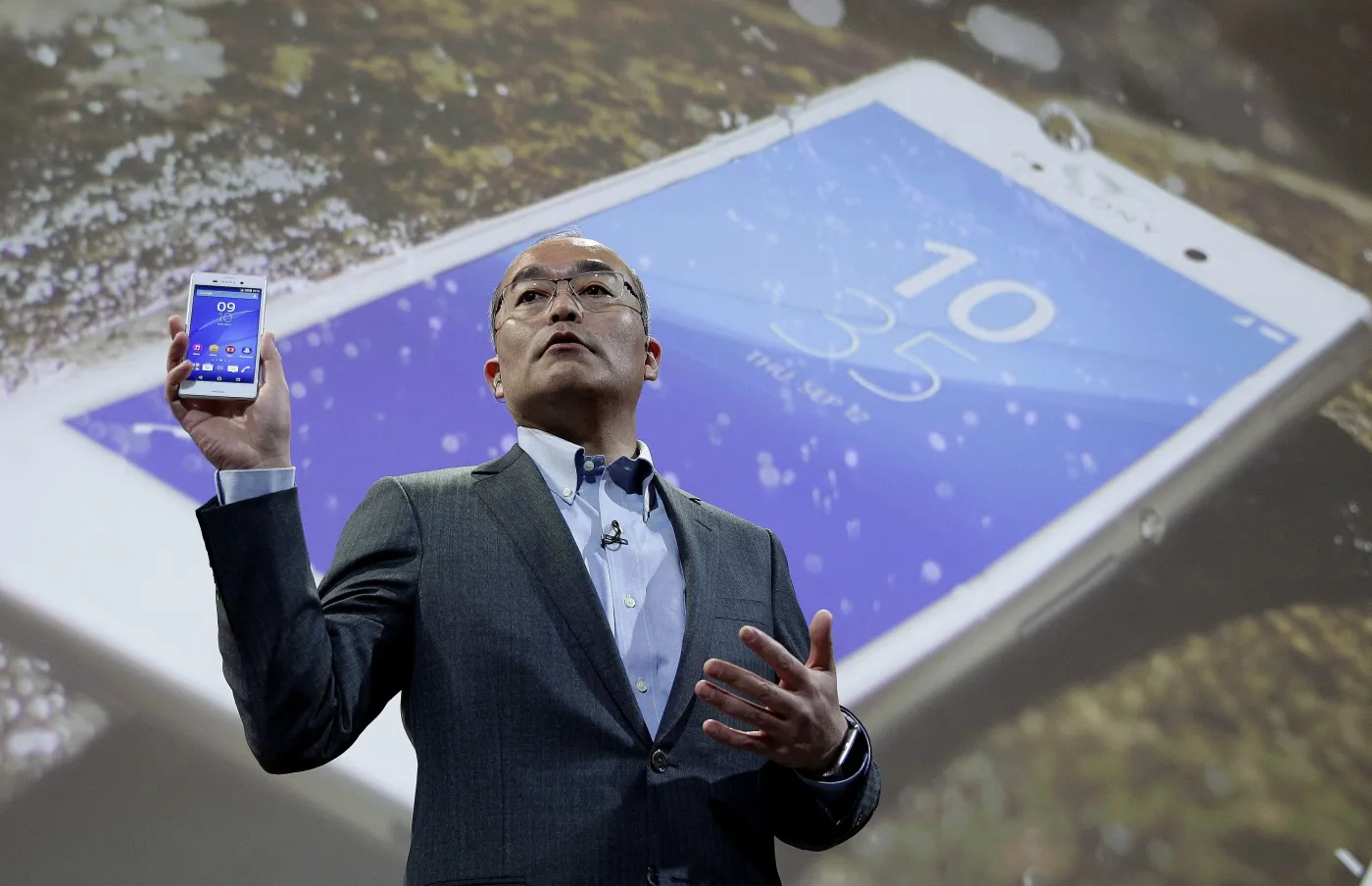 7495249-xperia-m4-aqua.jpg