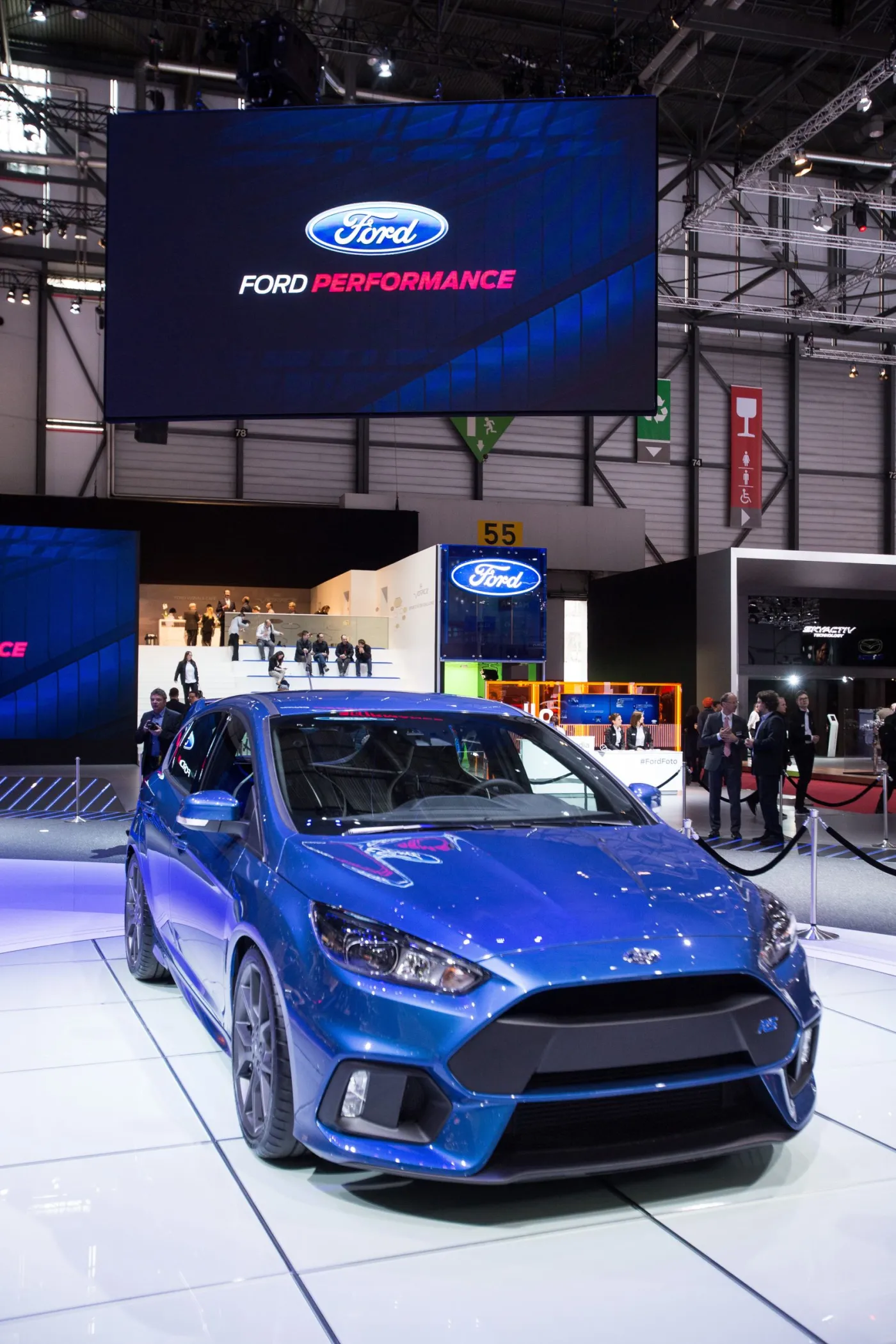 7504982-ford-focus-rs.jpg