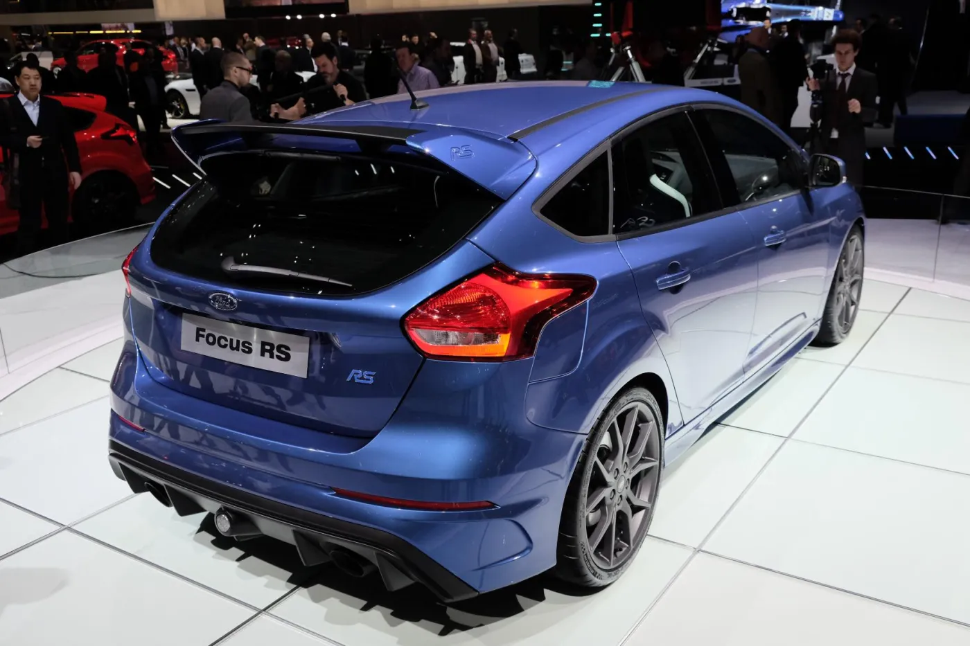7505942-ford-focus-rs.jpg
