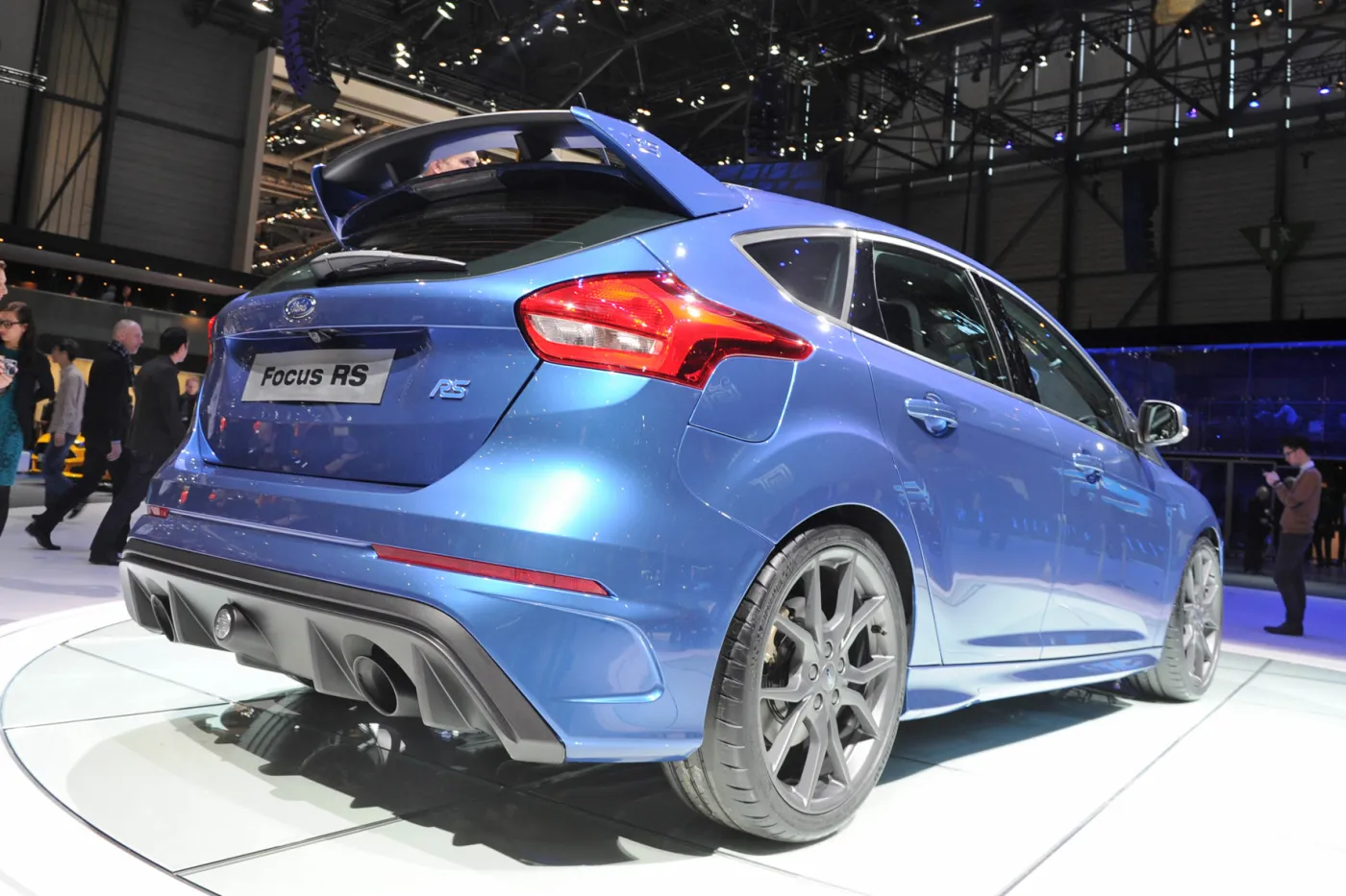 7505971-ford-focus-rs.jpg
