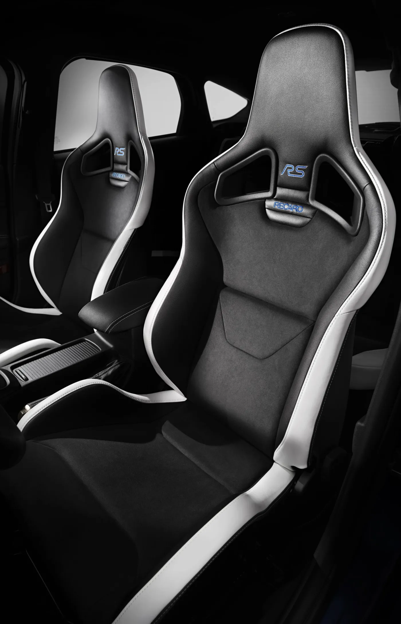 7505040-ford-focus-rs.jpg