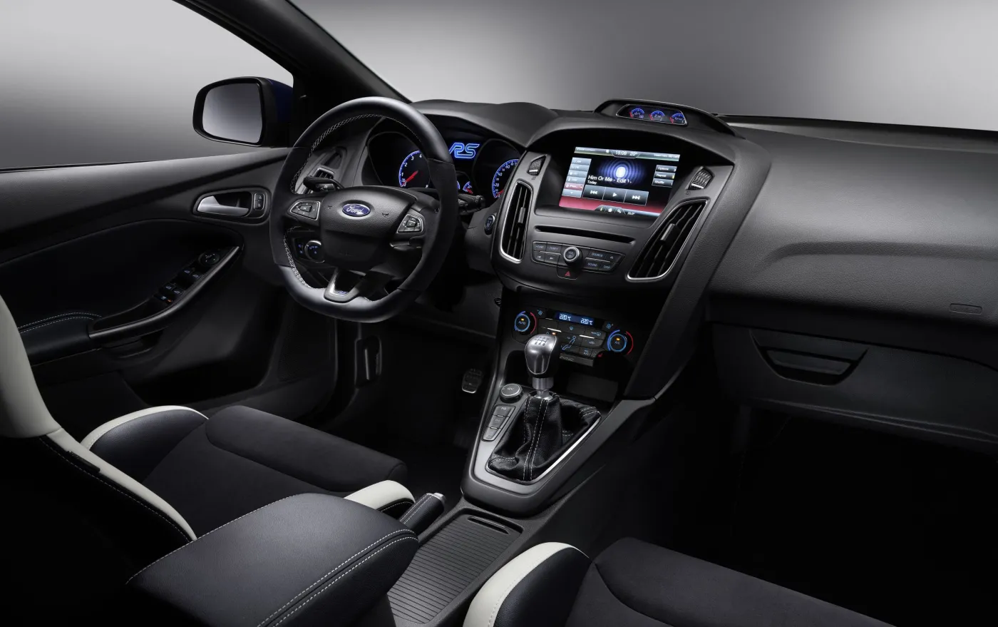 7505098-ford-focus-rs.jpg