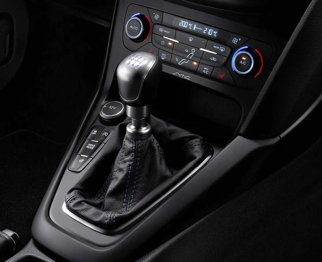 7379105-ford-focus-rs.jpg