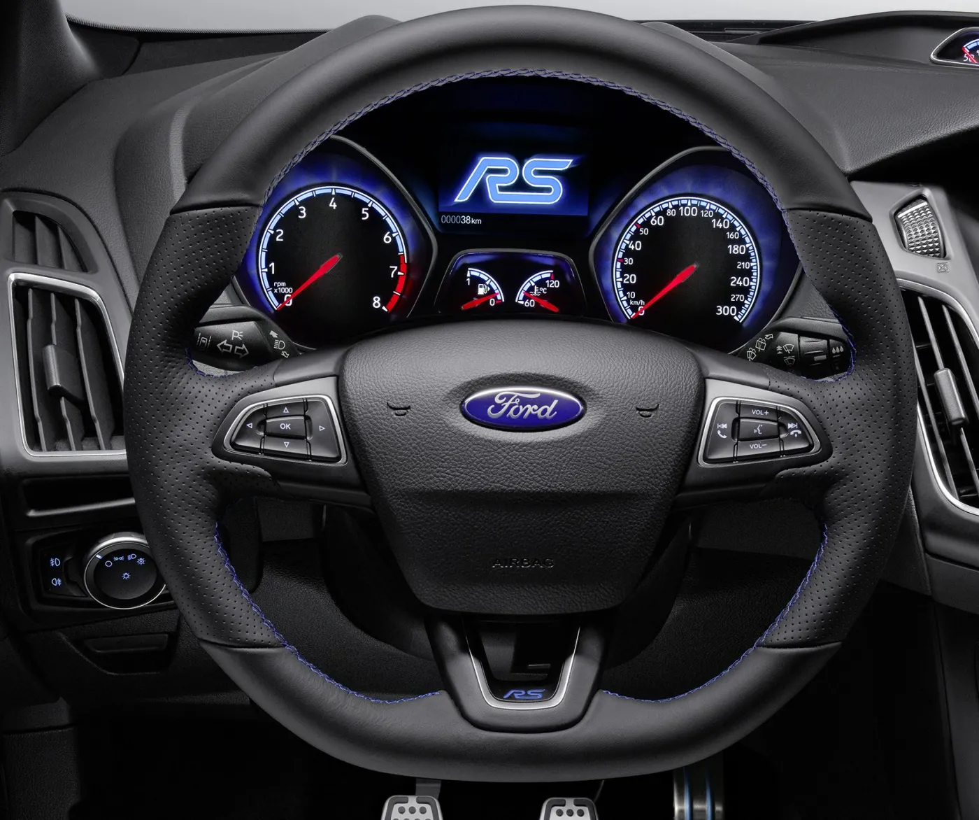 7379134-ford-focus-rs.jpg