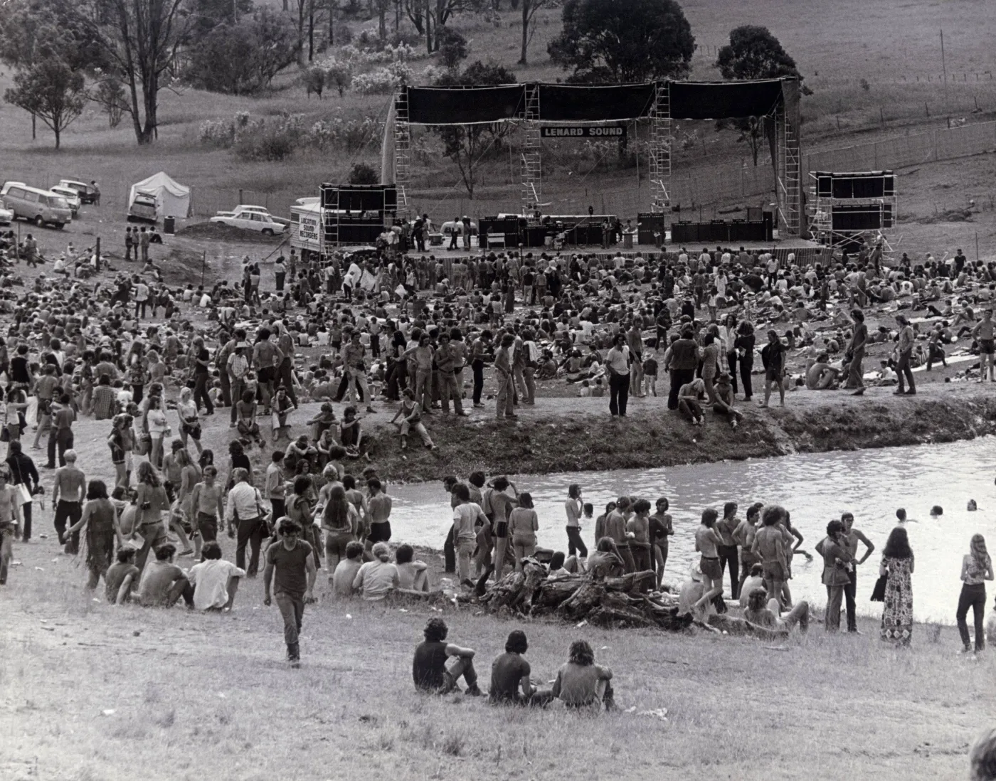 7523066-woodstock-1969.jpg