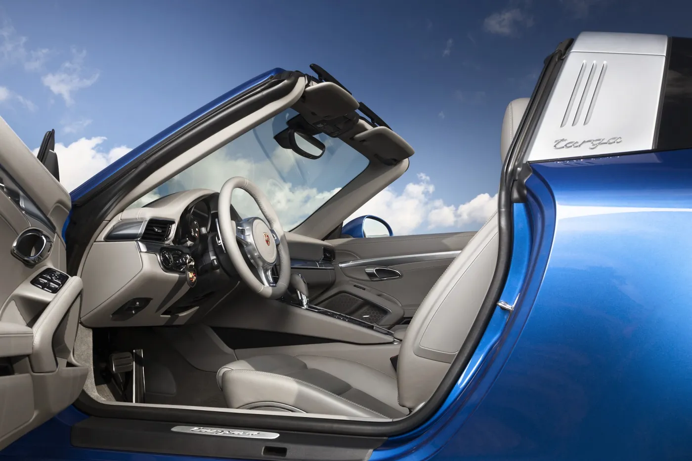 5836226-911-targa-1.jpg