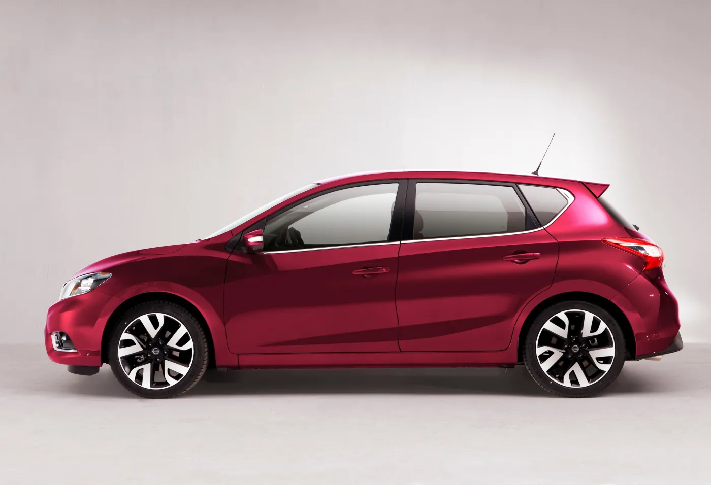 7560855-nissan-pulsar.jpg